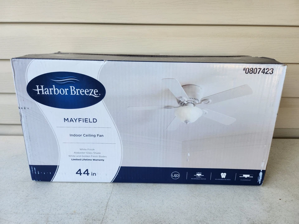 Harbor Breeze Mayfield 44-in White Indoor Flush Mount Ceiling Fan With LED Light - Image 1 of 4
