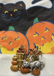 Vintage Kenneth Cole Fall Halloween Brooch Cat Pumpkins - Picture 1 of 3