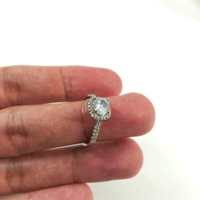 Women's Ring Size 6 brass Silver Prong Crystal Fashion Jewelry - Image 1 of 4