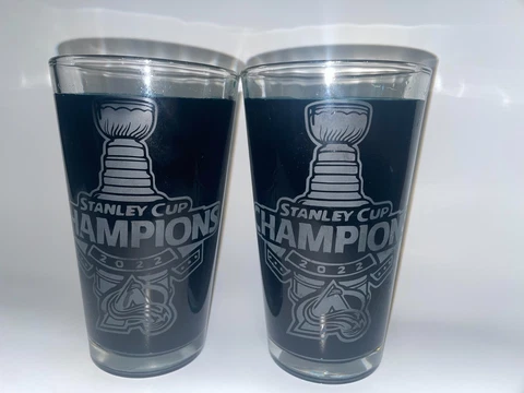 2022 STANLEY CUP CHAMPION COLORADO AVALANCHE LOGO 2 ETCHED 16oz PINT GLASSES Cover