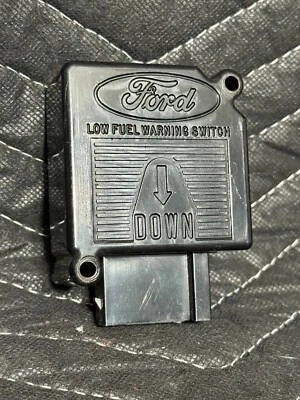 Módulo de interruptor de advertencia de bajo combustible Ford Mustang 1979-1986 80 81 82 83 84 85 86 Foto 1 de 3