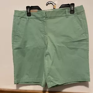 Ladies J Crew City Fit Mint Green Bermuda Shorts Size 8 - Picture 1 of 5