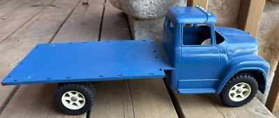 Vintage 1/16 Ertl International Harvester Stake Side Flat Bed Toy Truck - Blue - Image 1 of 4