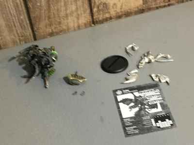 A24458 WARMACHINE HORDES METAL CRYX LEVIATHAN PINTADO COM BASE + STALKER PP - Imagem 1 de 4