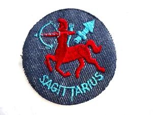 pATCH VINTAGE SUN ZODIAC ASTROLOGICAL SAGITTARIUS SIGN RND DENIM CLOTH neocurio - Picture 1 of 4