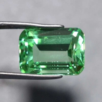 11 Ct 14x10 MM Radiant Green Sapphire Lab Created Corundum VDO SG9000 - Image 1 of 4