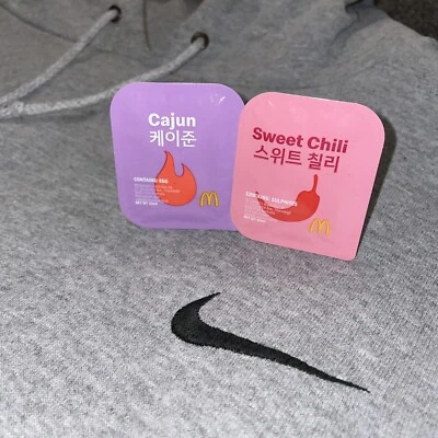 Mc Donalds BTS Cajun & Sweet Chilli Sauce - Bild 1 von 3