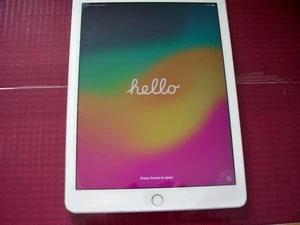 ipad 6th generation 128gb wifi cellular unlocked (FREE POSTAGE). - Picture 1 of 3