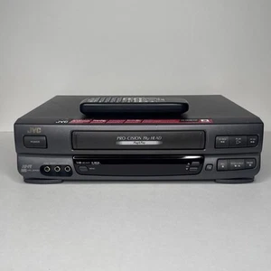 JVC HR-J640U Pro-cision 19u Lettore Videoregistratore a Cassette 4 Testine con Telecomando - Foto 1 di 13