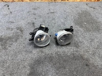JUEGO DE FAROS ANTINIEBLA LATERALES IZQUIERDO Y DERECHO PARACHOQUES DELANTERO TOYOTA TACOMA SR5 16-23 OEM50K Foto 1 de 4
