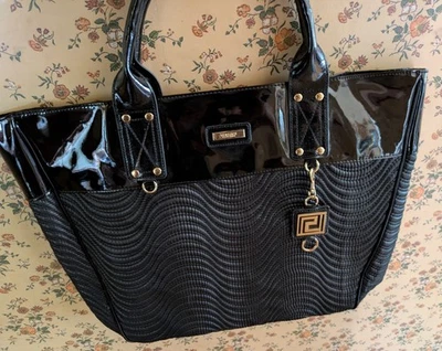 Bolso de Mano Versace Parfums Grande Negro 20" Nuevo Doble Asas Logo Bling Cremallera Foto 1 de 4