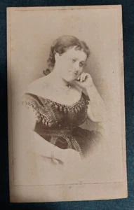 Photographie ancienne portrait féminin noblesse famille De Vaucelles C.D.V. - Picture 1 of 2