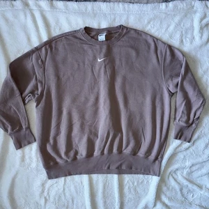 Nike Sweatshirt Herren L braun Club Center Swoosh Crewneck Pullover bestickt - Bild 1 von 8