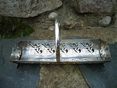 Vintage Silver Plated on Copper Mint/Biscuit/Cracker Dish with Handle — 第 1/4 张图片