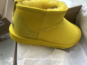 Big & Little Kid's UGG Classic Ultra Mini Canary (1130750k-CAN) - Bild 1 von 4