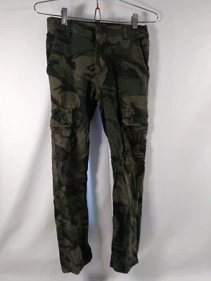 Pantalones cargo Wrangler Boy's Care 307 camuflaje talla 12 regular  Foto 1 de 4