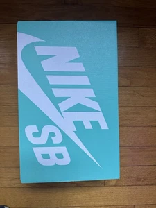 New” Nike SB Empty box size 9.5 (box only) Green-Mens - Picture 1 of 6