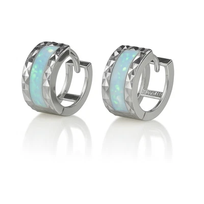 Pendientes de aro Huggie de ópalo azul claro de oro blanco de 14k Foto 1 de 2