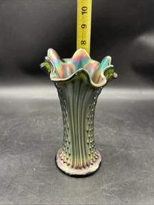 Fenton Diamond Point Säulen Muster Carnival Glas geschwungene Vase grün Vintage 7,7 - Bild 1 von 9