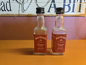 Jack Daniels Schnapsflasche Salz & Pfefferstreuer Tennessee FIRE Whiskey - Bild 1 von 4