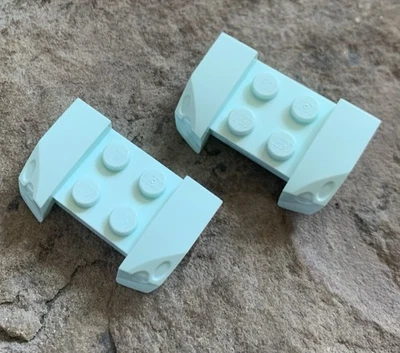 LEGO Light Aqua Vehicle Mudguard 2x4 Headlights Overhang Ref 44674 Set 41187 - Image 1 of 3