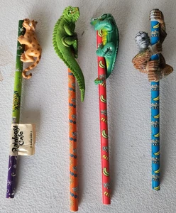 Rain Forest Cafe Bleistifte neu unbenutzt Alligator Löwe Affe Eidechse 4 Stück - Bild 1 von 1