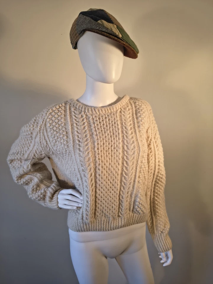Suéter de pescador recortado vintage años 60 tejido a mano de lana irlandesa para mujer, pequeño Foto 1 de 4