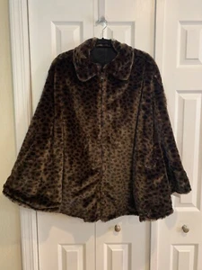 Reversible Cape Totes Leopard Fur/Solid Black OS Zip Close NWOT Pockets Mob Wife - Picture 1 of 14