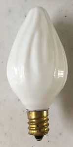 [2 Pack] SATCO 25 watt 120 Volt #S3372 Candelabra Base (small) White Decorative - Picture 1 of 2