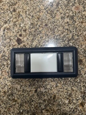 Chevrolet GMC 88-98 C/K camioneta Suburban conjunto de luz domo y enchufe - azul oscuro Foto 1 de 2