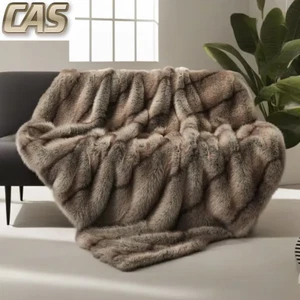 Luxurious Plaid Faux Fur Blanket for Elegant Home Decor and Comfort - Picture 1 of 14