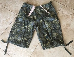 DECIBEL mens green camo cargo shorts Size 40 - Picture 1 of 8