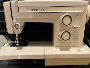 Kenmore Sears Roebuck & Co Macchina da cucire a zigzag, con pedale - 158.13360 - Foto 1 di 8
