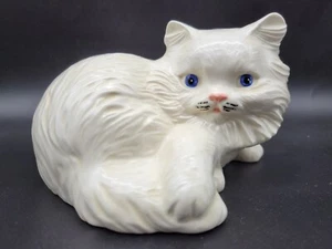 Vintage 1980 Scioto Ceramic Blue Eyed White Persian Cat 7.5" x 5.5" x 3.5" - Picture 1 of 6