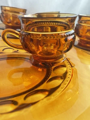 Plato y taza de almuerzo Indiana Glass Kings Crown ámbar con huella digital ~ Juego de 4 de colección Foto 1 de 4