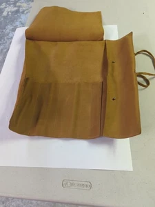 Estuche con rollo de cuchillo de cuero rústico Hide & Drink (5 bolsillos) tabaco antiguo - Imagen 1 de 11