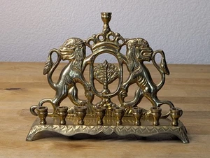 Menorá de latón vintage Leones de Judá Judaica Janucá Janucá 8" reliquia - Imagen 1 de 5