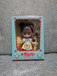 Muñeca Blythe Petite Blythe Suuri Tibiaryuburyu diseño de disfraz étnico marrón oscuro - Imagen 1 de 2