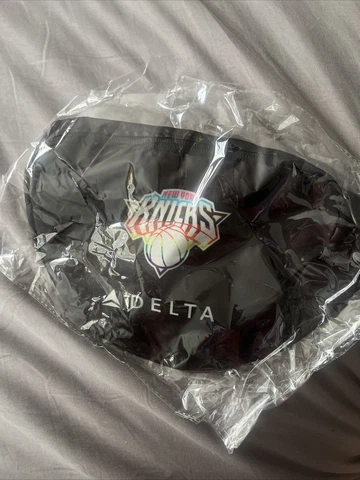 New York Knicks Pride Night Fanny Pack Bag SGA MSG LGBTQ Pride Delta Cover