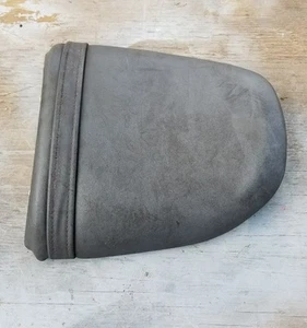 #172 Suzuki GSF400 Bandit 400 91-93 rear passenger pillion seat - Picture 1 of 2