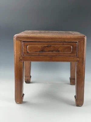 Un taburete cuadrado de madera chino silla mesa auxiliar escritorio con cajón tallado modelo  Foto 1 de 4