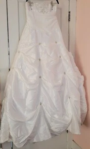 PC Mary's Embroidered Beaded White Wedding Gown Dress Size 12 - Picture 1 of 10