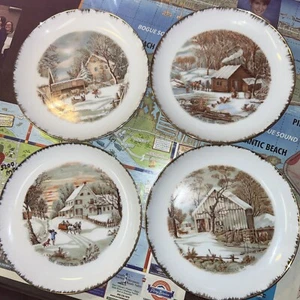 Currier und Ives 4er Set Deko 7" Teller Winter Bauernhaus Gehöft Szenen - Bild 1 von 10
