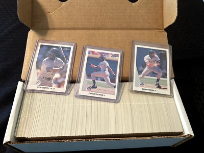 1990 Leaf Baseball Complete Set 1-528 with Yogi Berra Puzzle and Frank Thomas RC - Image 1 of 2