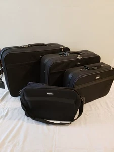Set 4 pezzi bagagli vintage Jaguar neri con serrature ed etichette - Foto 1 di 18