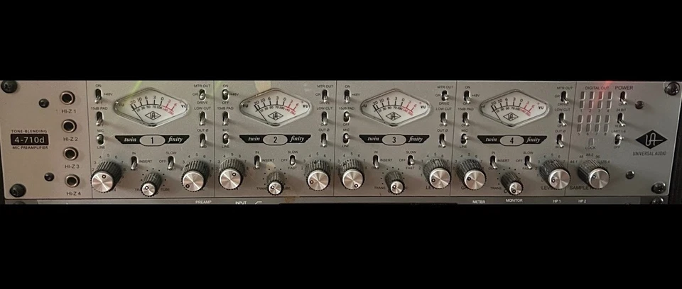 Preamplificador de línea/micrófono de cuatro canales Universal Audio 4-710d Foto 1 de 1