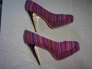 dereon shoes official website