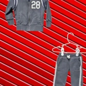 Boy's Carter's Gray Sweatsuit Size 6M (D57) - Picture 1 of 2