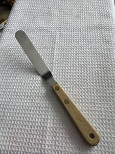 Wilton Mini Baking  Spatula 4” Stainless Offset Blade Cake Icing Knife Wood Vtg - Picture 1 of 3