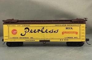 Walthers - Peerless Beer - 40' Wood Reefer # 3006 w/Kadees - Picture 1 of 6